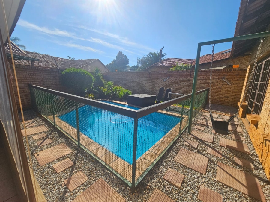 3 Bedroom Property for Sale in Greenhills Gauteng