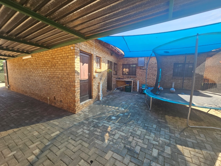 3 Bedroom Property for Sale in Greenhills Gauteng