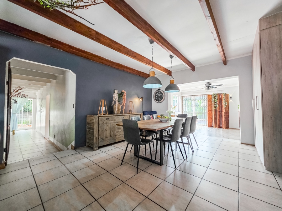 5 Bedroom Property for Sale in Faerie Glen Gauteng