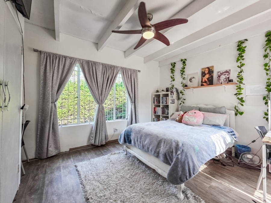 5 Bedroom Property for Sale in Faerie Glen Gauteng