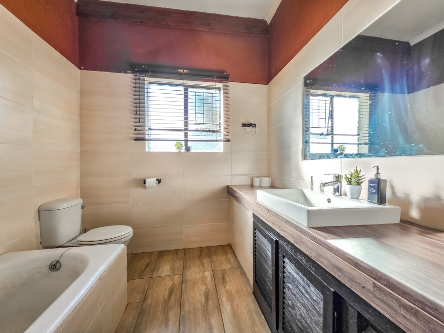 3 Bedroom Property for Sale in Faerie Glen Gauteng