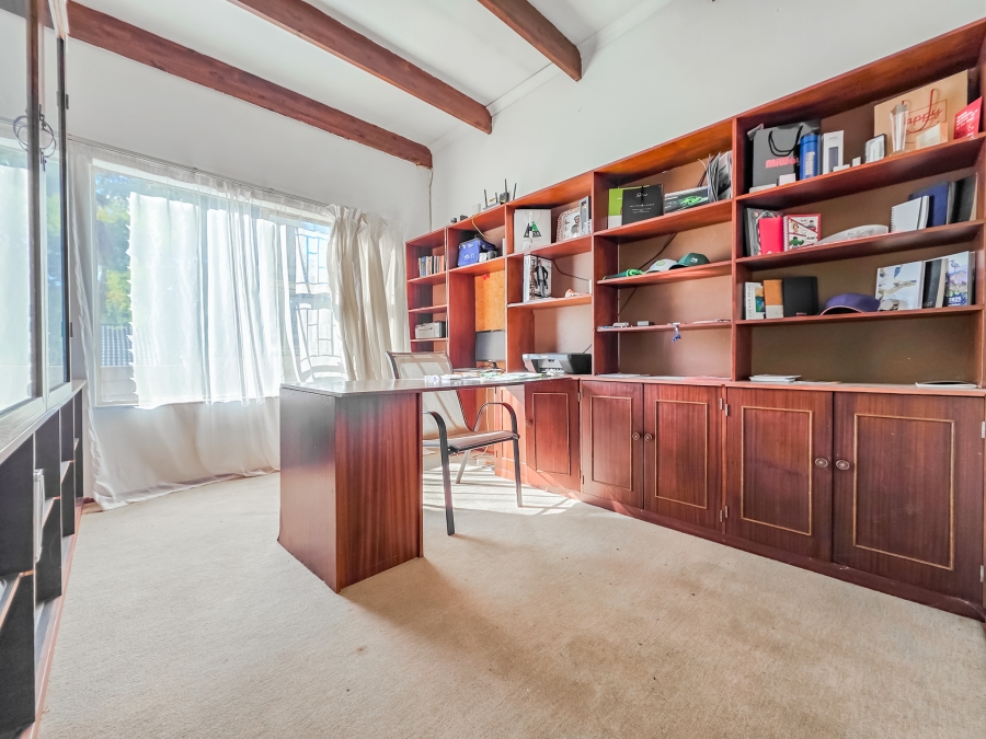 3 Bedroom Property for Sale in Faerie Glen Gauteng
