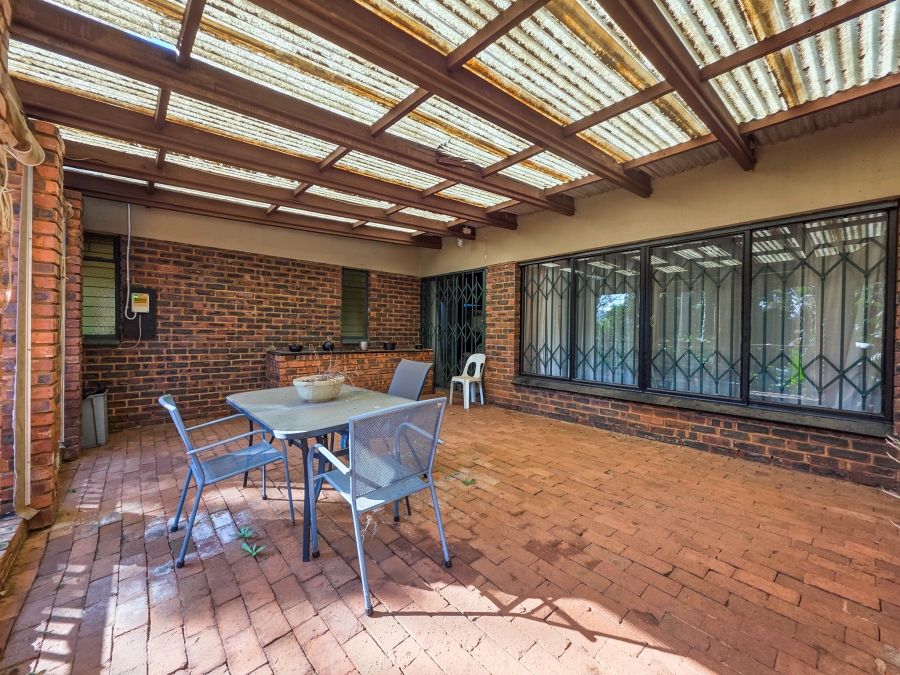 3 Bedroom Property for Sale in Faerie Glen Gauteng