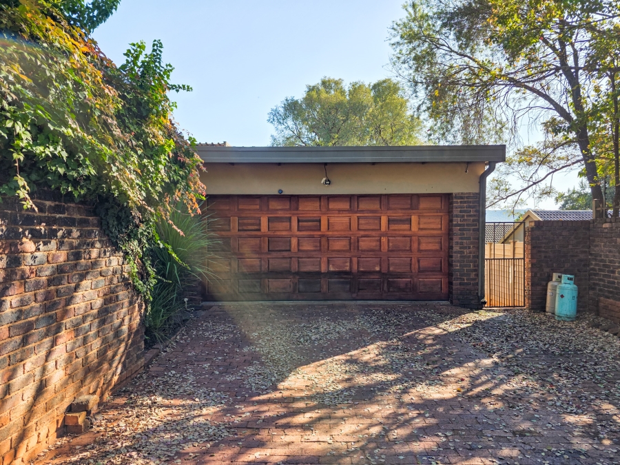 3 Bedroom Property for Sale in Faerie Glen Gauteng