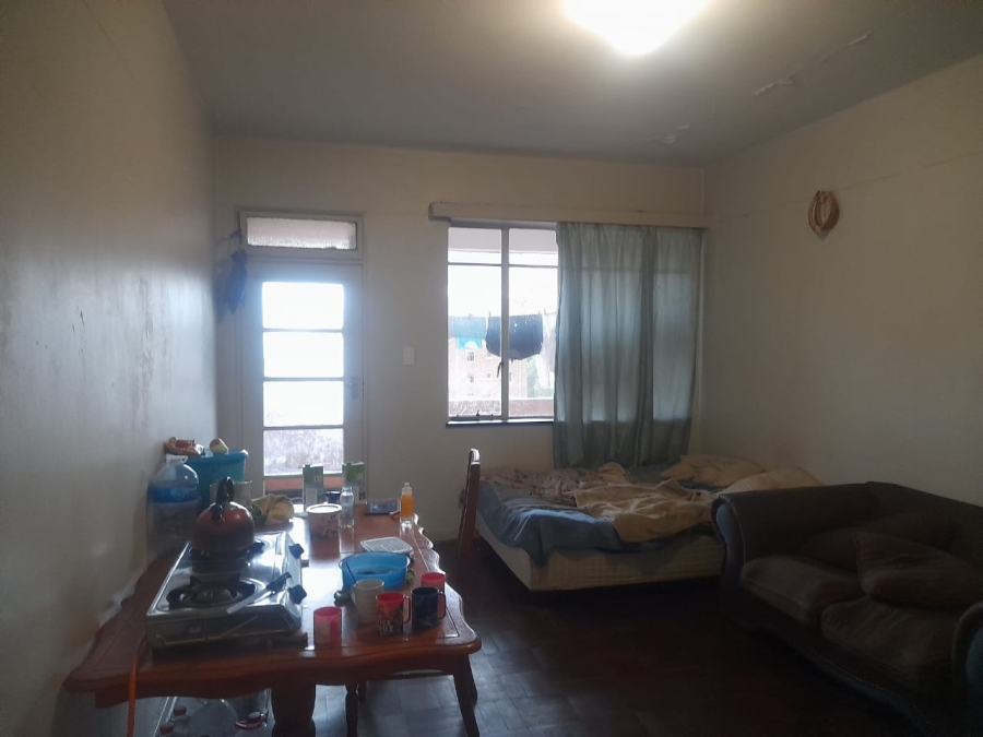 1 Bedroom Property for Sale in Hillbrow Gauteng