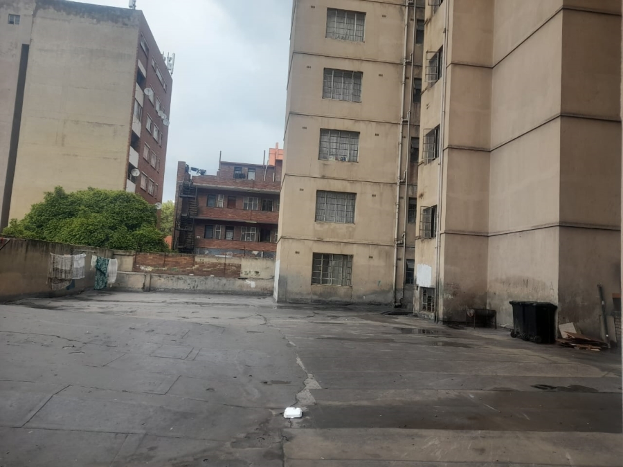 1 Bedroom Property for Sale in Hillbrow Gauteng