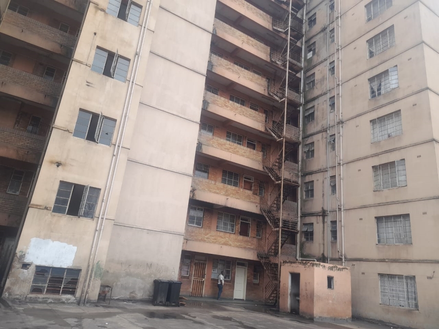 1 Bedroom Property for Sale in Hillbrow Gauteng