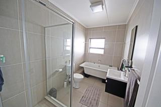 3 Bedroom Property for Sale in Greenstone Ridge Gauteng