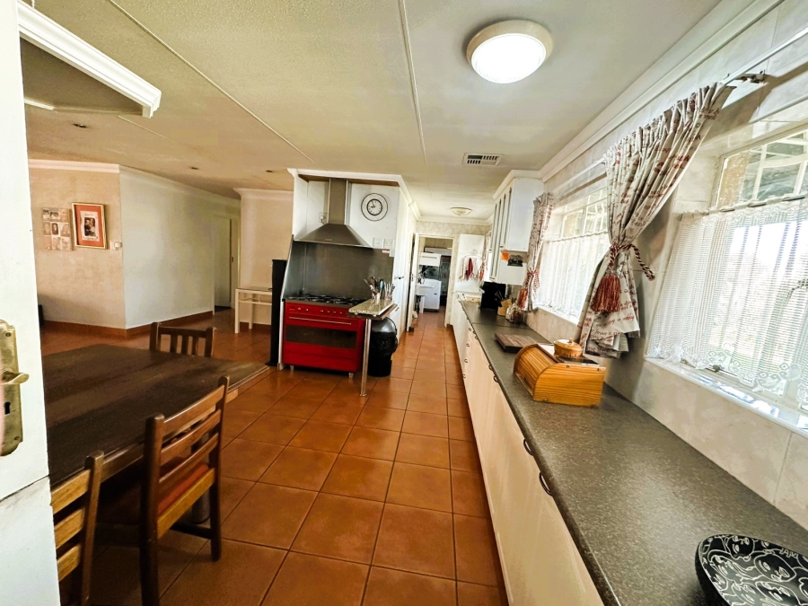 4 Bedroom Property for Sale in Three Rivers Proper Gauteng