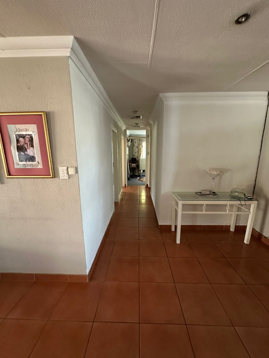 4 Bedroom Property for Sale in Three Rivers Proper Gauteng