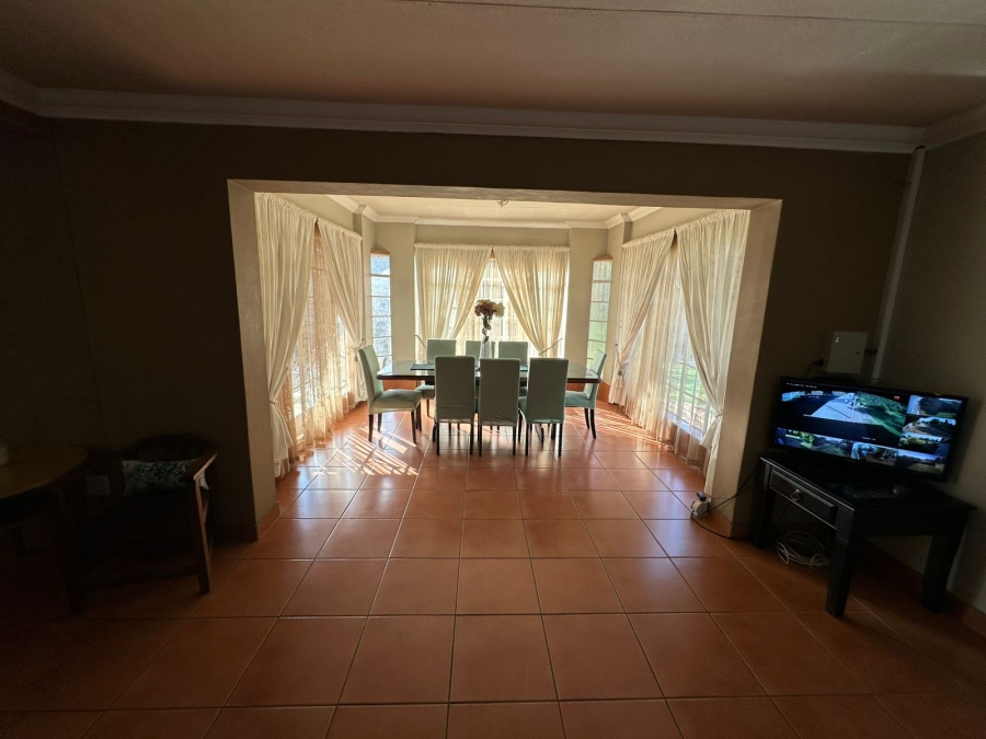 4 Bedroom Property for Sale in Three Rivers Proper Gauteng