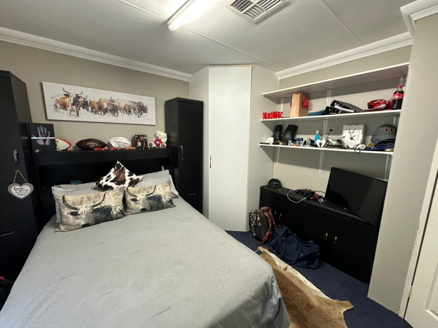 4 Bedroom Property for Sale in Three Rivers Proper Gauteng