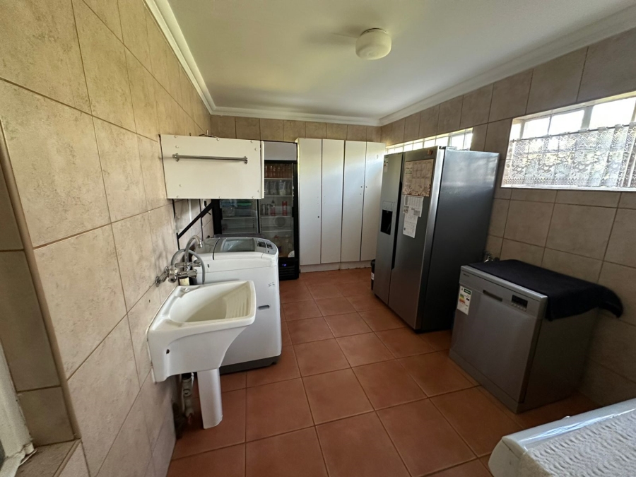 4 Bedroom Property for Sale in Three Rivers Proper Gauteng