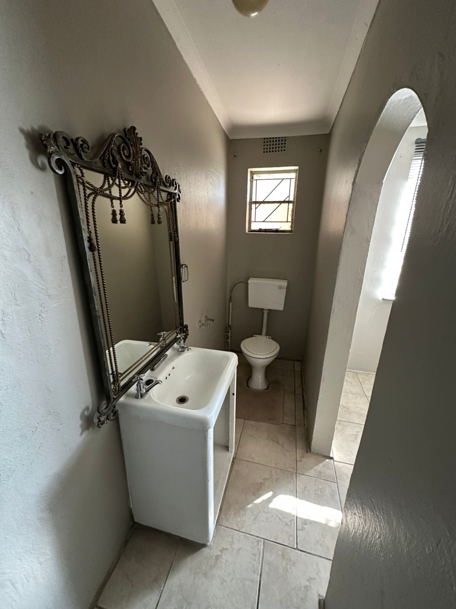 4 Bedroom Property for Sale in Three Rivers Proper Gauteng