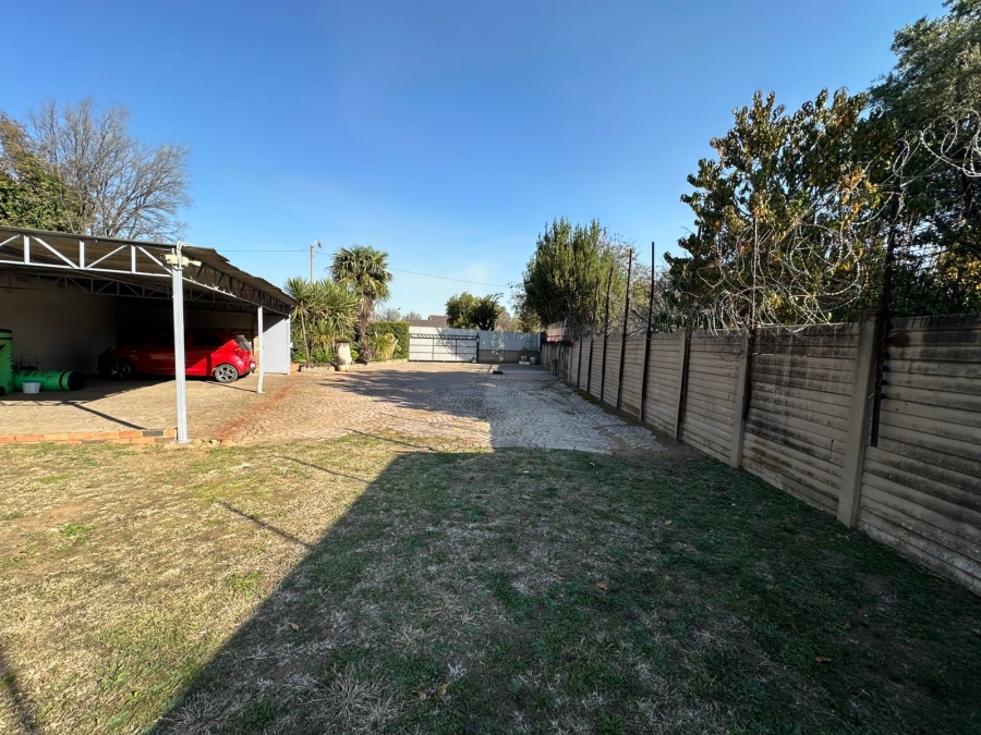 4 Bedroom Property for Sale in Three Rivers Proper Gauteng