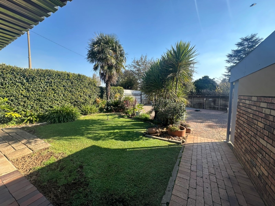 4 Bedroom Property for Sale in Three Rivers Proper Gauteng