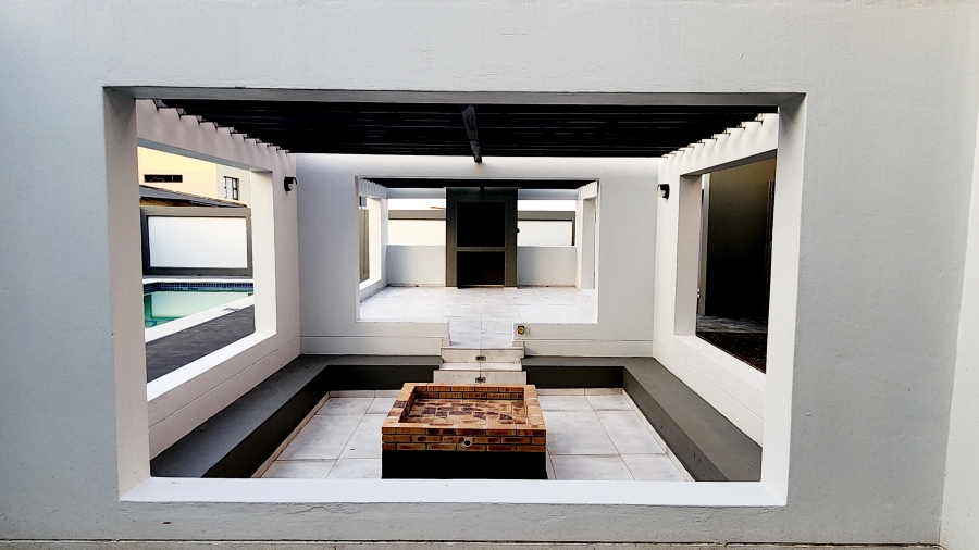 5 Bedroom Property for Sale in Six Fountains Residential Estate Gauteng