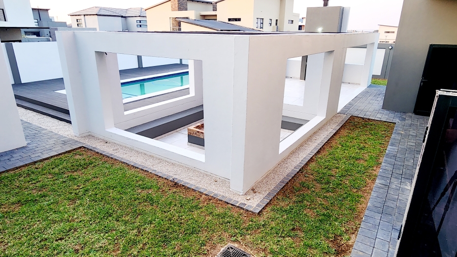 5 Bedroom Property for Sale in Six Fountains Residential Estate Gauteng