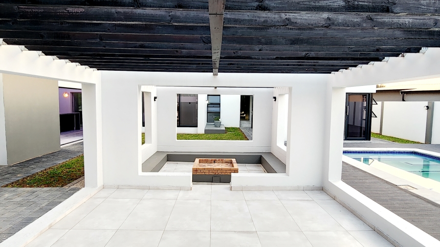 5 Bedroom Property for Sale in Six Fountains Residential Estate Gauteng