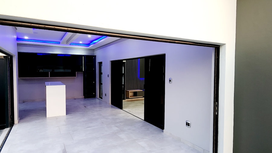 5 Bedroom Property for Sale in Six Fountains Residential Estate Gauteng