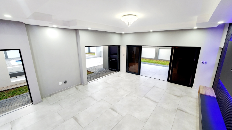 5 Bedroom Property for Sale in Six Fountains Residential Estate Gauteng