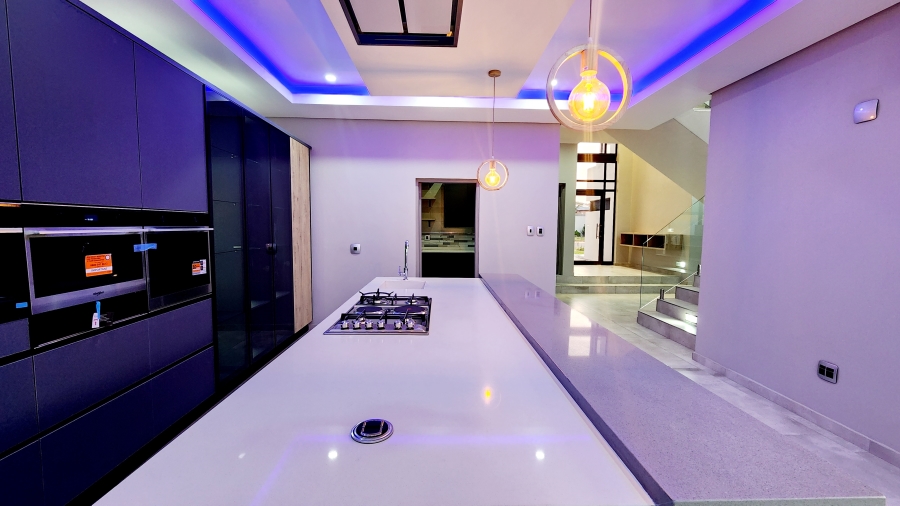 5 Bedroom Property for Sale in Six Fountains Residential Estate Gauteng