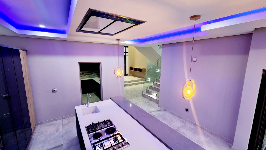 5 Bedroom Property for Sale in Six Fountains Residential Estate Gauteng