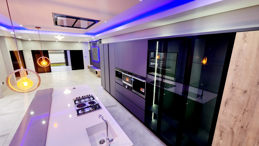 5 Bedroom Property for Sale in Six Fountains Residential Estate Gauteng