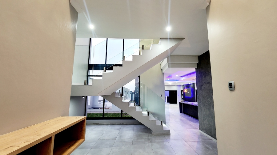 5 Bedroom Property for Sale in Six Fountains Residential Estate Gauteng