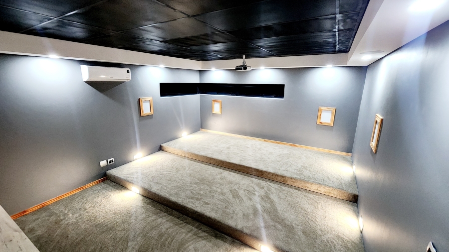 5 Bedroom Property for Sale in Six Fountains Residential Estate Gauteng