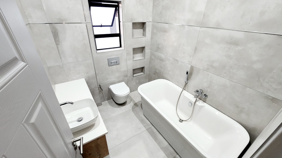 5 Bedroom Property for Sale in Six Fountains Residential Estate Gauteng