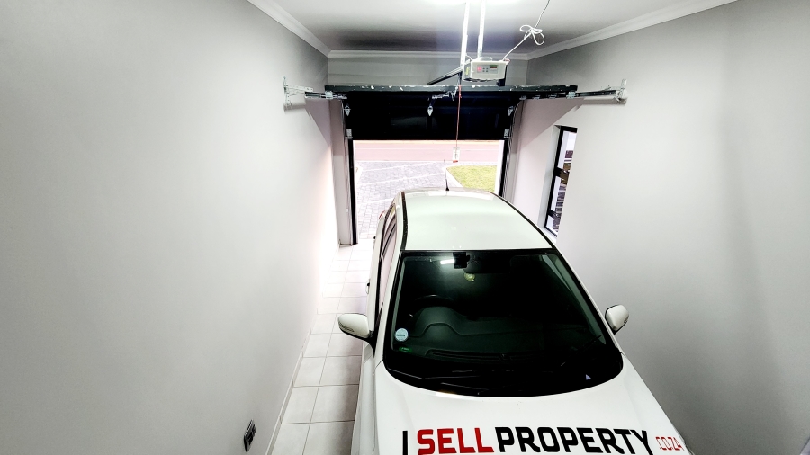 5 Bedroom Property for Sale in Six Fountains Residential Estate Gauteng