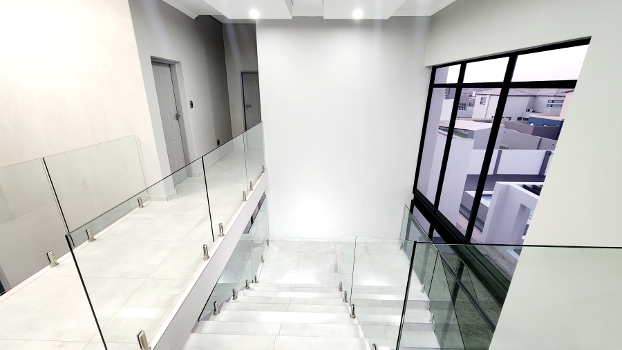 5 Bedroom Property for Sale in Six Fountains Residential Estate Gauteng