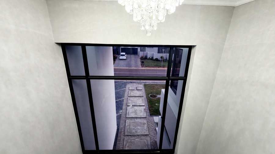 5 Bedroom Property for Sale in Six Fountains Residential Estate Gauteng