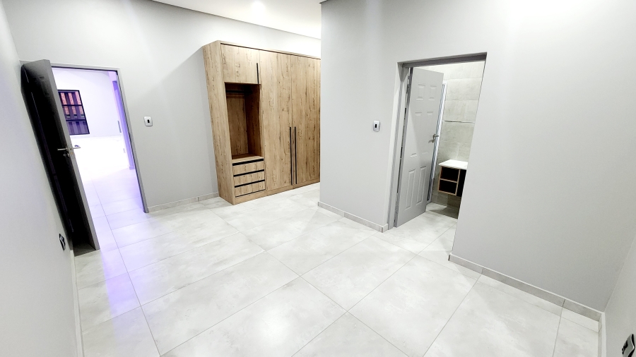 5 Bedroom Property for Sale in Six Fountains Residential Estate Gauteng