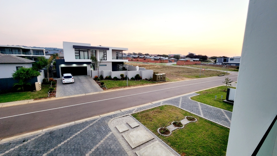 5 Bedroom Property for Sale in Six Fountains Residential Estate Gauteng