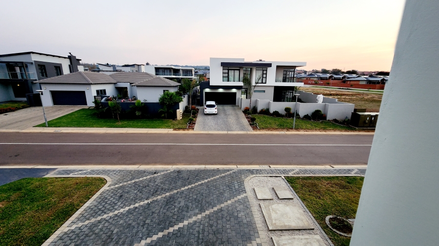 5 Bedroom Property for Sale in Six Fountains Residential Estate Gauteng