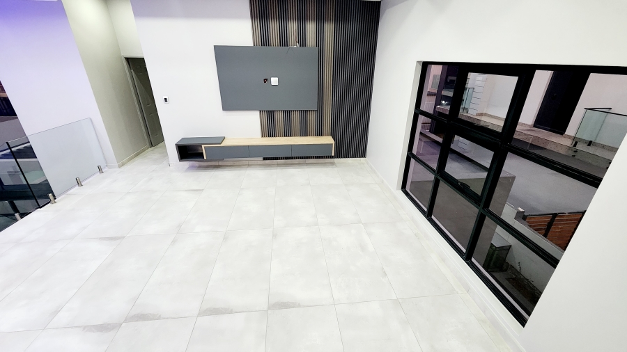 5 Bedroom Property for Sale in Six Fountains Residential Estate Gauteng