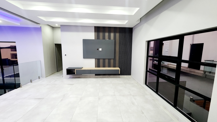 5 Bedroom Property for Sale in Six Fountains Residential Estate Gauteng