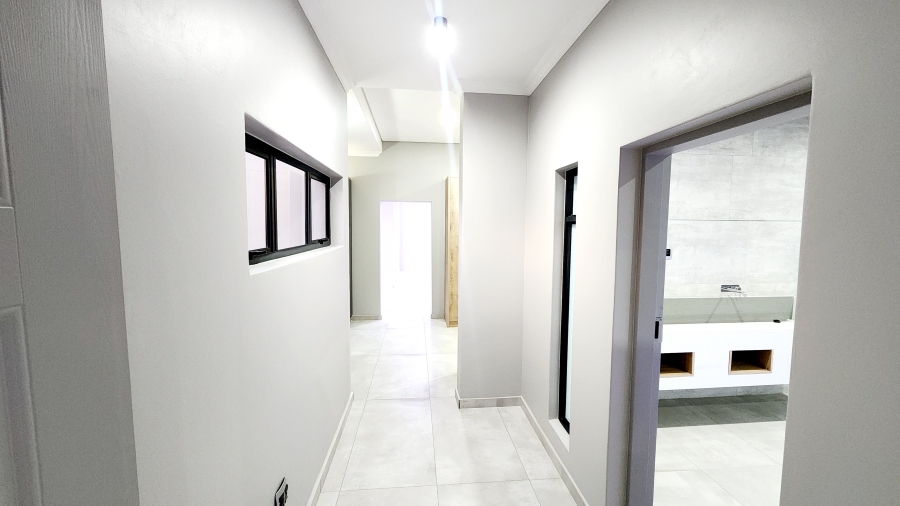 5 Bedroom Property for Sale in Six Fountains Residential Estate Gauteng