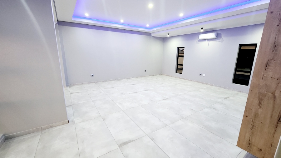 5 Bedroom Property for Sale in Six Fountains Residential Estate Gauteng