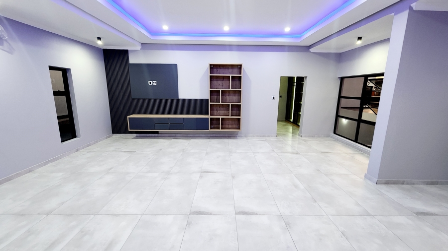 5 Bedroom Property for Sale in Six Fountains Residential Estate Gauteng