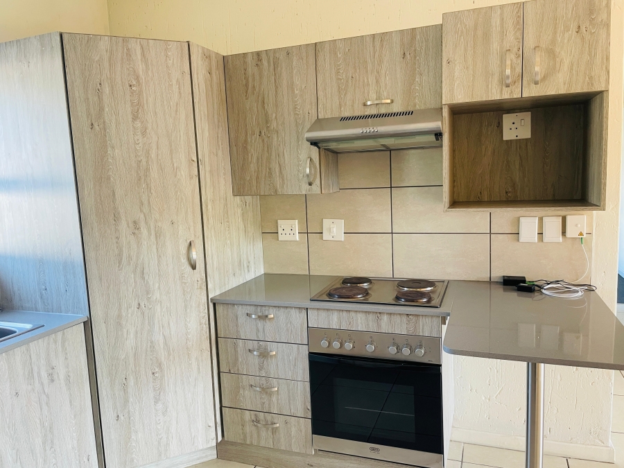 To Let 2 Bedroom Property for Rent in Douglasdale Gauteng