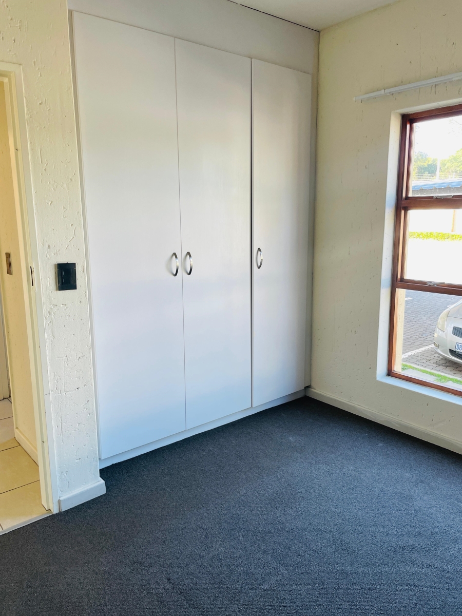 To Let 2 Bedroom Property for Rent in Douglasdale Gauteng