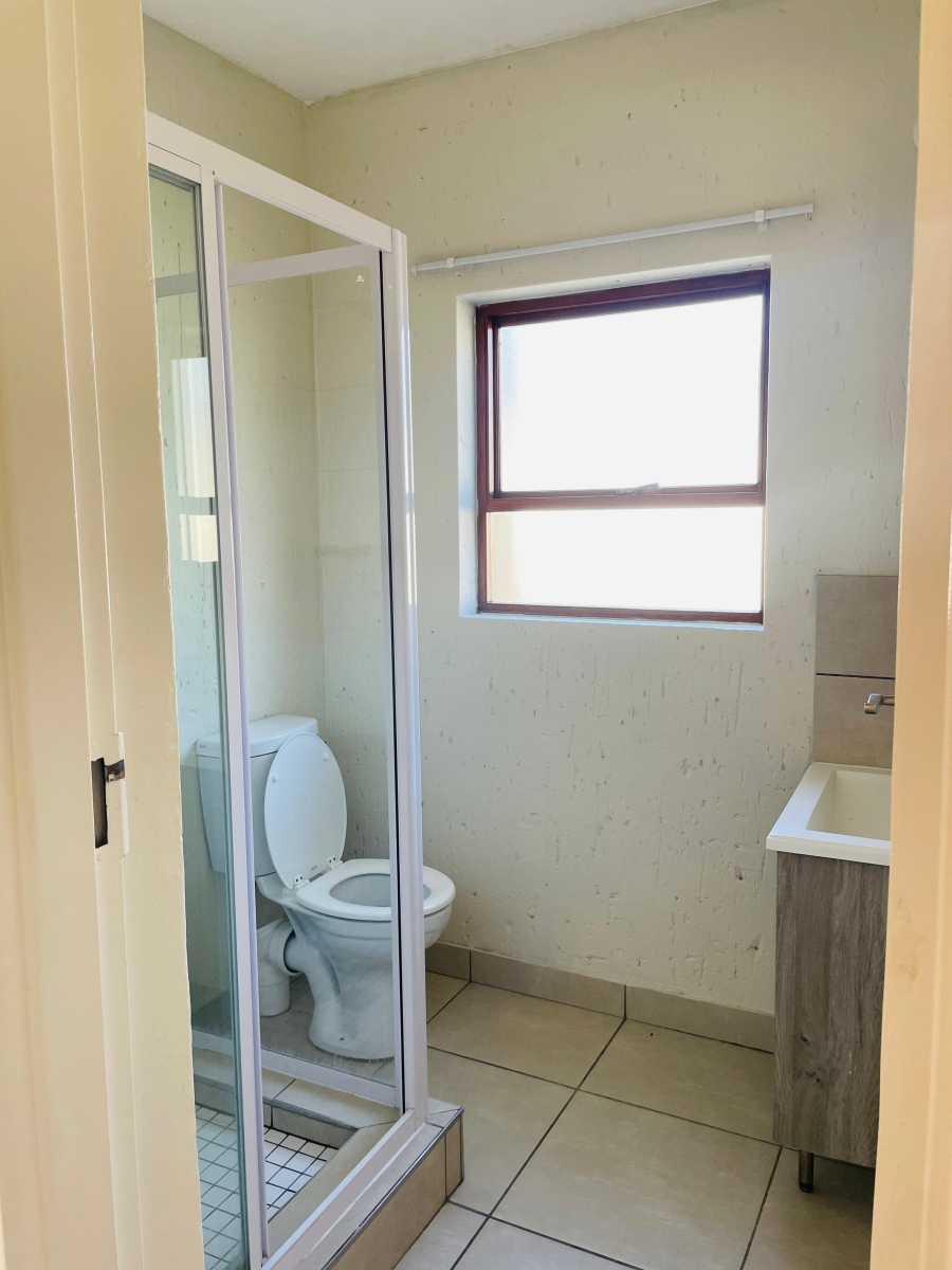 To Let 2 Bedroom Property for Rent in Douglasdale Gauteng