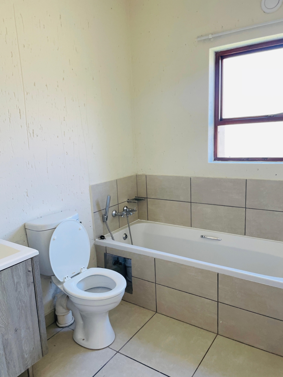 To Let 2 Bedroom Property for Rent in Douglasdale Gauteng