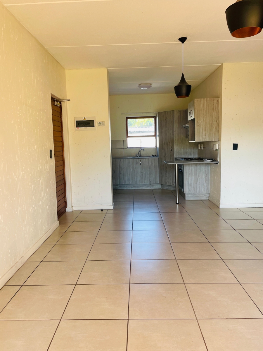 To Let 2 Bedroom Property for Rent in Douglasdale Gauteng