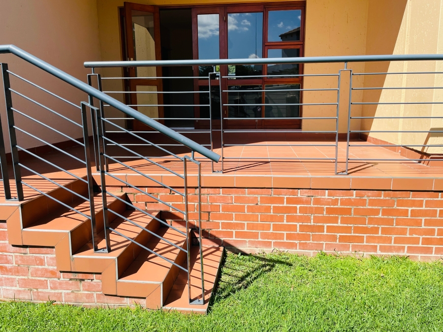 To Let 2 Bedroom Property for Rent in Douglasdale Gauteng