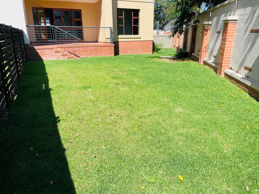 To Let 2 Bedroom Property for Rent in Douglasdale Gauteng