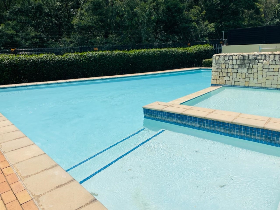 To Let 2 Bedroom Property for Rent in Douglasdale Gauteng
